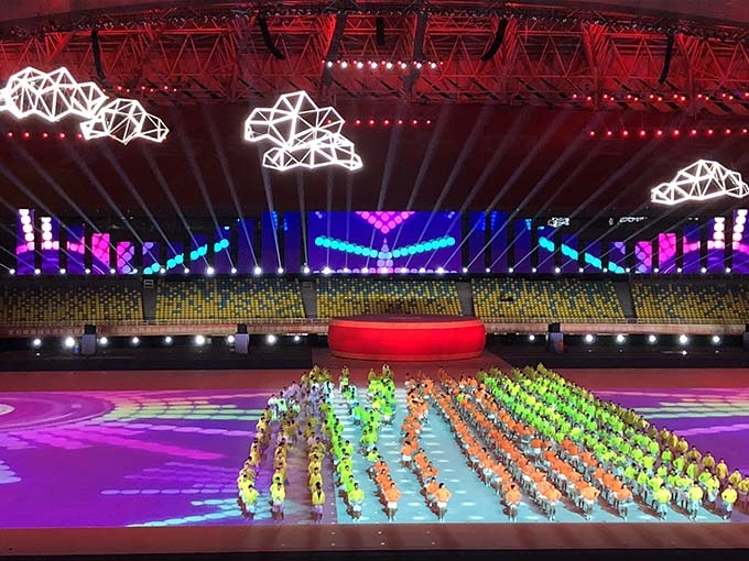 青島燈光音響租賃,青島演出設備租賃,青島LED屏租賃,青島舞美制作搭建